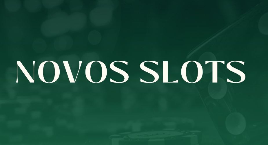 Fundo verde escrito novos slots em branco